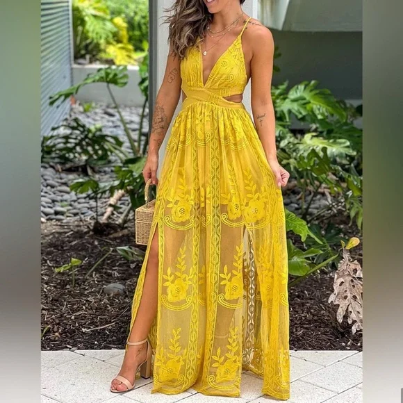 ๐ BLONDIE BOUTIQUE Entro Elegant Yellow Floral Maxi Dress from Blondie Boutique - Picture 1 of 8